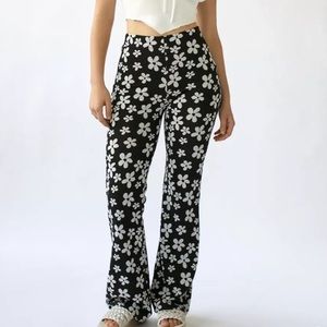 Urban Outfitters Bryan Pull-On Flare Pant - Large